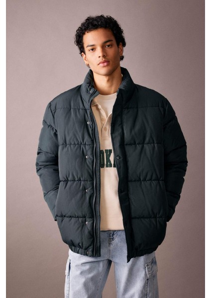 Fermuarlı Çıtçıtlı Cepli Dik Yaka Şişme Mont A2519AX23WN