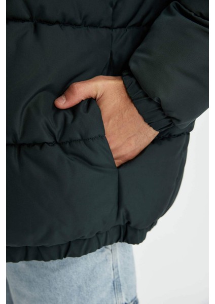 Fermuarlı Çıtçıtlı Cepli Dik Yaka Şişme Mont A2519AX23WN