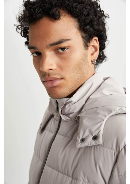 Rüzgar Geçirmez Şişme Mont Slim Fit Kapüşonlu Suni Kürk Astarlı Fermuarlı R0216AZ23AU