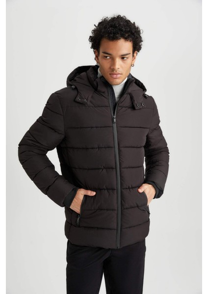 Su İtici Slim Fit Dar Kesim Astarlı Kapüşonlu Fermuarlı Cepli Dolgulu Mont R0216AZ23AU