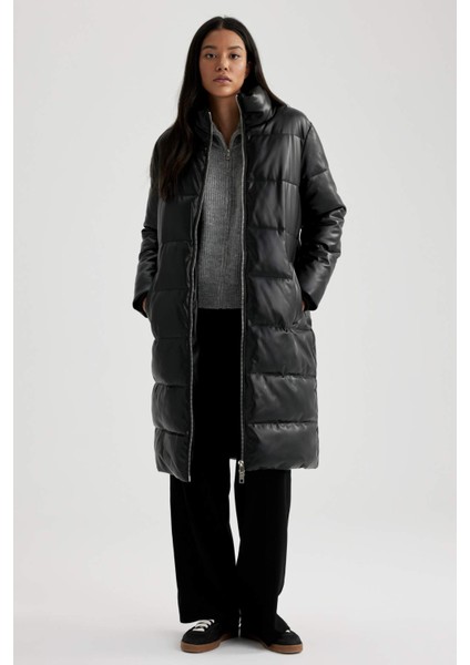 Su Geçirmez Uzun Şişme Mont Parka Oversize Geniş Kalıp Dik Yaka Fermuarlı Suni Deri A0990AX23CW