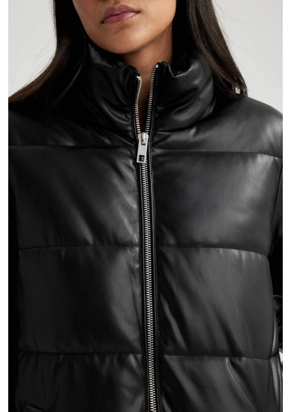Su Geçirmez Uzun Şişme Mont Parka Oversize Geniş Kalıp Dik Yaka Fermuarlı Suni Deri A0990AX23CW