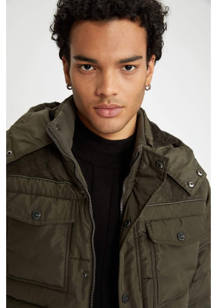 Su Geçirmez Slim Fit Dar Kesim Kapüşonlu Fermuarlı Çıtçıtlı Cepli Astarlı Mont R2303AZ23WN