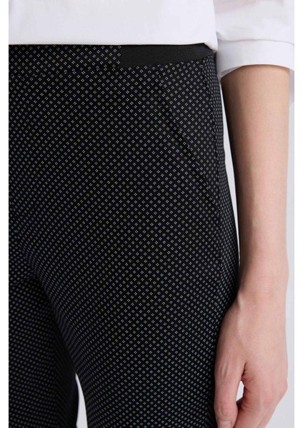 Sigaret Normal Bel Beli Lastikli Düz Paça Basic Düz Saten Kumaş Pantolon J8741AZ23WN