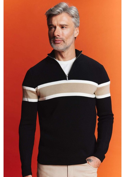 Standart Fit Normal Kesim Dik Yaka Fermuarlı Çizgili Triko Kazak Y4193AZ23WN