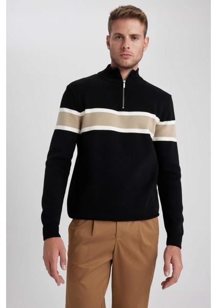 Standart Fit Normal Kesim Dik Yaka Fermuarlı Çizgili Triko Kazak Y4193AZ23WN