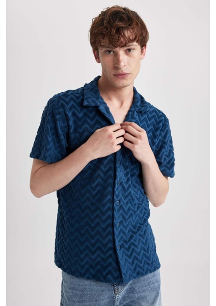 Regular Fit Baskılı Havlu Kumaş Kısa Kollu Gömlek B0233AX23HS