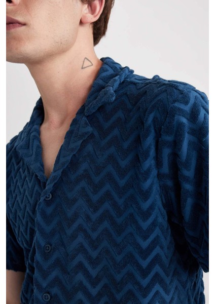 Regular Fit Baskılı Havlu Kumaş Kısa Kollu Gömlek B0233AX23HS