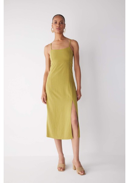 Kare Yaka Keten Karışımlı Yırtmaçlı Askılı Midi Elbise