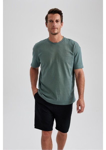 Erkek Yeşil Regular Fit Düz Kesim Bisiklet Yaka %100 Pamuk Kısa Kollu Tişört B0662AXNS