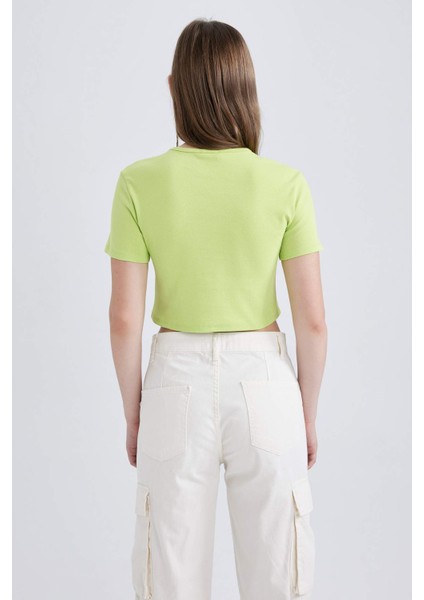 Kadın Yeşil Fitted Bisiklet Yaka Düz Basic Pamuklu Kısa Kollu Tişört B0688AXNS