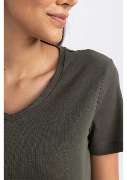 Kadın Haki Slim Fit Dar Kesim V Yaka Düz Basic %100 Pamuk Kısa Kollu Tişört B0647AXNS