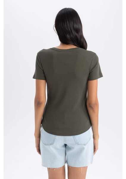 Kadın Haki Slim Fit Dar Kesim V Yaka Düz Basic %100 Pamuk Kısa Kollu Tişört B0647AXNS