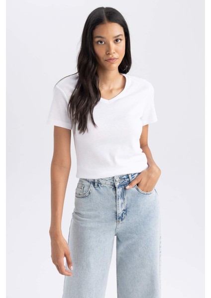 Kadın Beyaz Slim Fit Dar Kesim V Yaka Düz Basic %100 Pamuk Kısa Kollu Tişört B0647AXNS
