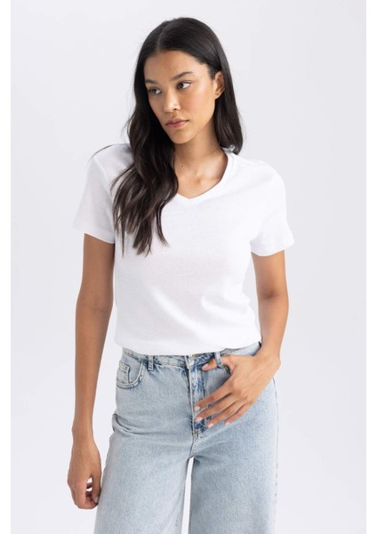 Kadın Beyaz Slim Fit Dar Kesim V Yaka Düz Basic %100 Pamuk Kısa Kollu Tişört B0647AXNS