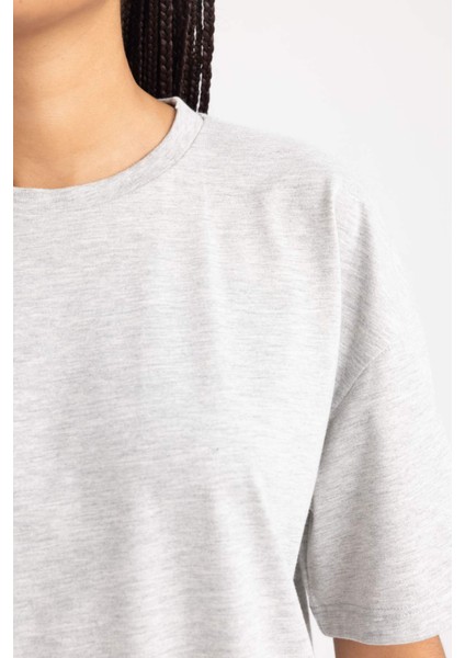 Kadın Gri Oversize Fit Geniş Kesim Bisiklet Yaka Basic Düz %100 Pamuk Kısa Kollu Tişört B0648AXNS