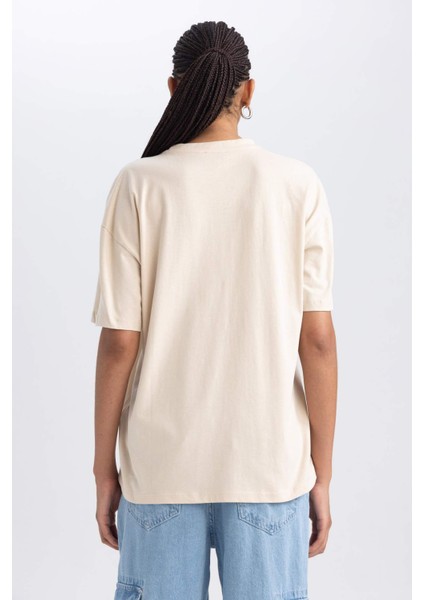 Kadın Bej Oversize Fit Geniş Kesim Bisiklet Yaka Basic Düz %100 Pamuk Kısa Kollu Tişört B0648AXNS