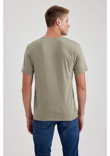 %100 Pamuk Slim Fit Dar Kesim V Yaka Kısa Kollu Tişört B0646AXNS