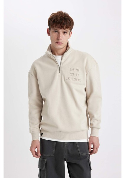 Comfort Fit Dik Yaka Baskılı Sweatshirt B0254AX23WN