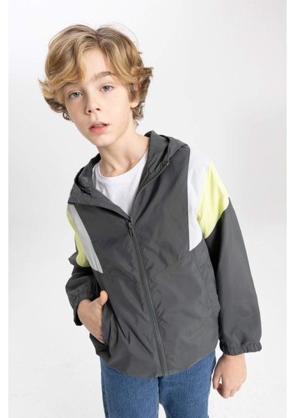 Erkek Çocuk Rüzgar Geçirmez Kapüşonlu Yağmurluk B1850A824SP