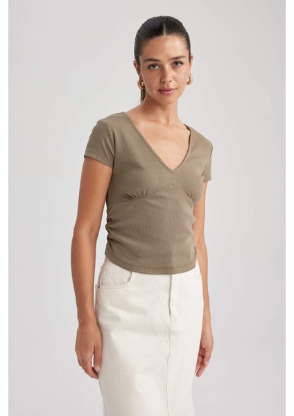 Slim Fit Dar Kesim V Yaka Fitilli Kaşkorse Kısa Kollu Tişört B2022AX23HS