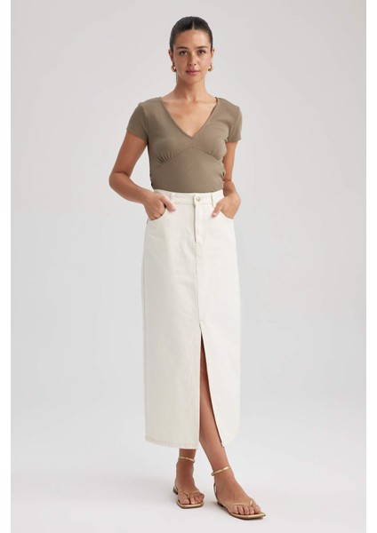 Slim Fit Dar Kesim V Yaka Fitilli Kaşkorse Kısa Kollu Tişört B2022AX23HS