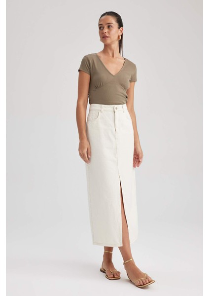 Slim Fit Dar Kesim V Yaka Fitilli Kaşkorse Kısa Kollu Tişört B2022AX23HS