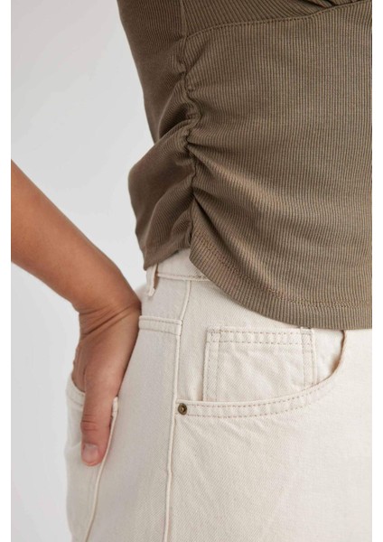 Slim Fit Dar Kesim V Yaka Fitilli Kaşkorse Kısa Kollu Tişört B2022AX23HS