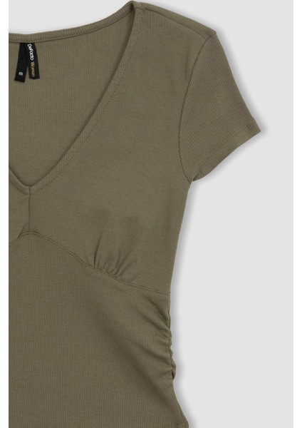 Slim Fit Dar Kesim V Yaka Fitilli Kaşkorse Kısa Kollu Tişört B2022AX23HS