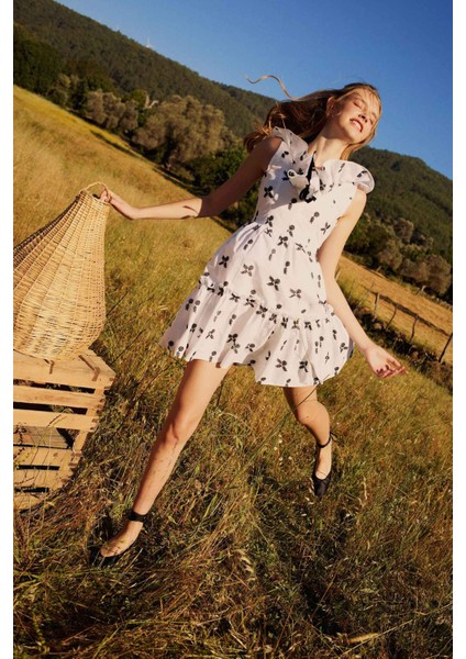 Lug Von Siga x DeFacto Bodycon V Yaka Desenli Brode Kolsız Mini Elbise B2343AX24SM