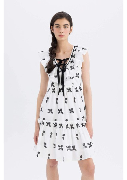 Lug Von Siga x DeFacto Bodycon V Yaka Desenli Brode Kolsız Mini Elbise B2343AX24SM