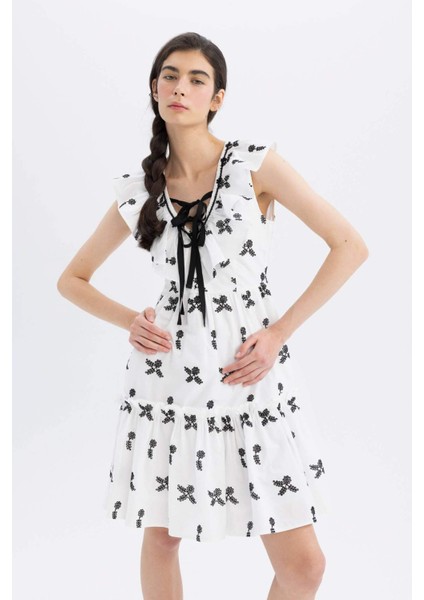 Lug Von Siga x DeFacto Bodycon V Yaka Desenli Brode Kolsız Mini Elbise B2343AX24SM