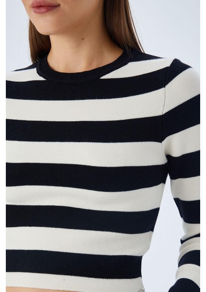 6644 Kadın Bisiklet Yaka Çizgili Kazak Siyah indirimleri