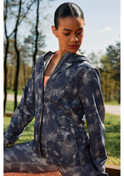 Fit Su İtici İnce Mont Rüzgar Geçirmez Slim Fit Dar Kesim Kapüşonlu Fermuarlı Esnek Dokulu Mevsimlik Baharlık B2459AX24SP