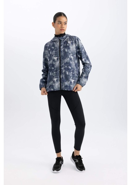 Fit Su İtici İnce Mont Rüzgar Geçirmez Slim Fit Dar Kesim Kapüşonlu Fermuarlı Esnek Dokulu Mevsimlik Baharlık B2459AX24SP