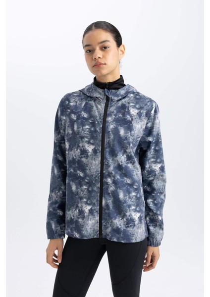 Fit Su İtici İnce Mont Rüzgar Geçirmez Slim Fit Dar Kesim Kapüşonlu Fermuarlı Esnek Dokulu Mevsimlik Baharlık B2459AX24SP