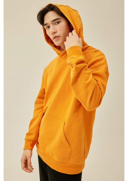 %100 Pamuk Comfort Regular Fit Rahat Kalıp Kapüşonlu Kanguru Cepli Basic Düz Sweatshirt B4446AX24SP