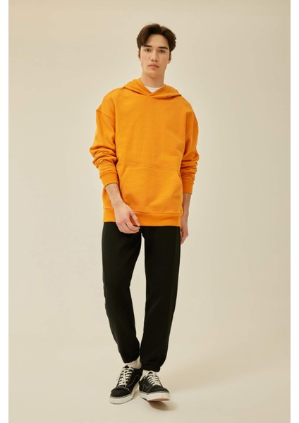 %100 Pamuk Comfort Regular Fit Rahat Kalıp Kapüşonlu Kanguru Cepli Basic Düz Sweatshirt B4446AX24SP