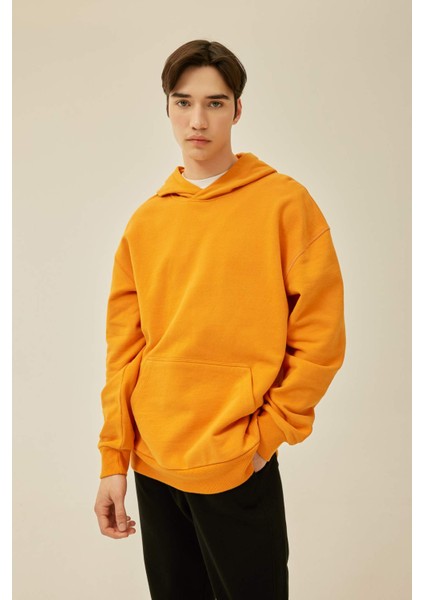 %100 Pamuk Comfort Regular Fit Rahat Kalıp Kapüşonlu Kanguru Cepli Basic Düz Sweatshirt B4446AX24SP