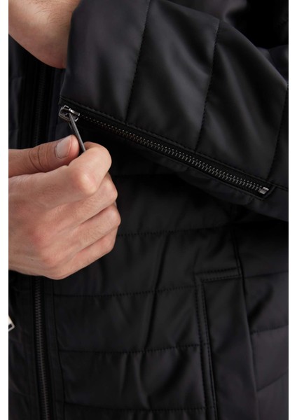 Su İtici Slim Fit Dar Kesim Dik Yaka Fermuarlı Cepli Suni Deri Ceket Mont B3568AX24SP