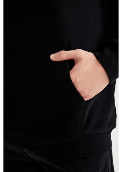 Comfort Regular Fit Rahat Kalıp Kapüşonlu Kanguru Cepli Basic Düz Sweatshirt B4446AX24SP