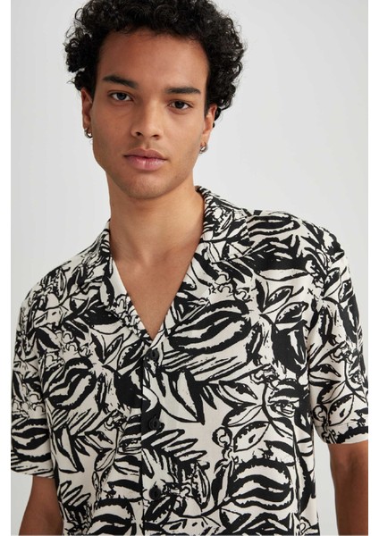 Regular Fit Apaş Yaka Desenli Viskon Kısa Kollu Gömlek B4961AX23HS