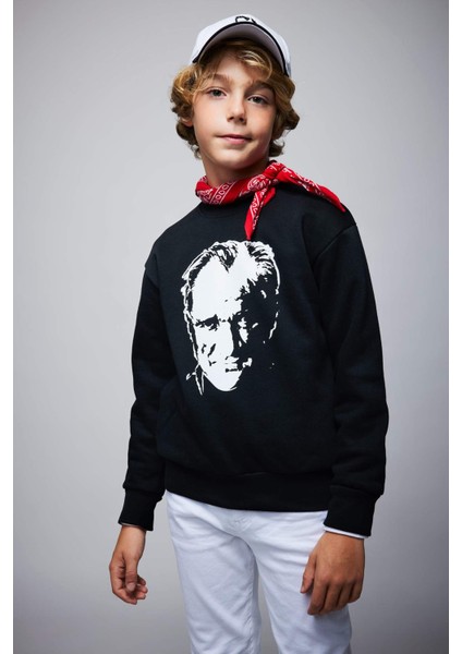 Erkek Çocuk Siyah Bisiklet Yaka Atatürk Baskılı Sweatshirt B3746A823WN