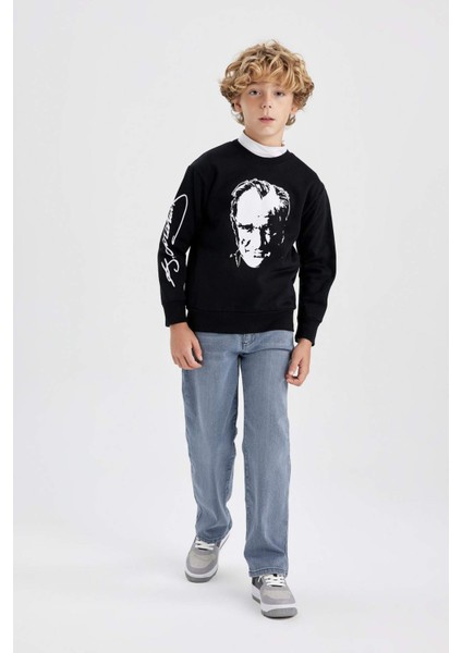 Erkek Çocuk Siyah Bisiklet Yaka Atatürk Baskılı Sweatshirt B3746A823WN