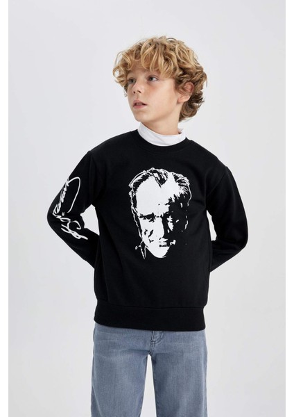Erkek Çocuk Siyah Bisiklet Yaka Atatürk Baskılı Sweatshirt B3746A823WN