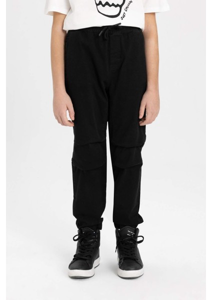 Erkek Çocuk Beli Bağcıklı Lastikli Paça Cepli Siyah Basic Düz Jogger Gabardin Pantolon B5915A824SM
