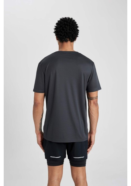 Fit Slim Fit Dar Kesim Bisiklet Yaka Baskılı Sporcu Kısa Kollu Tişört