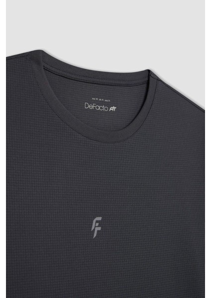 Fit Slim Fit Dar Kesim Bisiklet Yaka Baskılı Sporcu Kısa Kollu Tişört