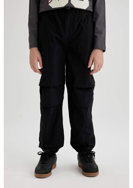 Erkek Çocuk Beli ve Paçası Lastikli Cepli Siyah Jogger Paraşüt Basic Düz Pantolon B6602A824SM