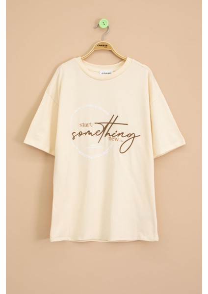 Krem Yazı Nakışlı Sırtı Baskılı Erkek Çocuk Bisiklet Yaka Tişört 20898